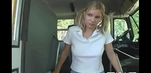 Sexy teen shows off her round ass and gets fucked doggystyle